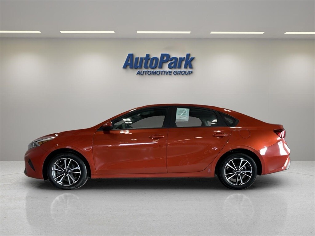 2022 Kia Forte LXS photo 3