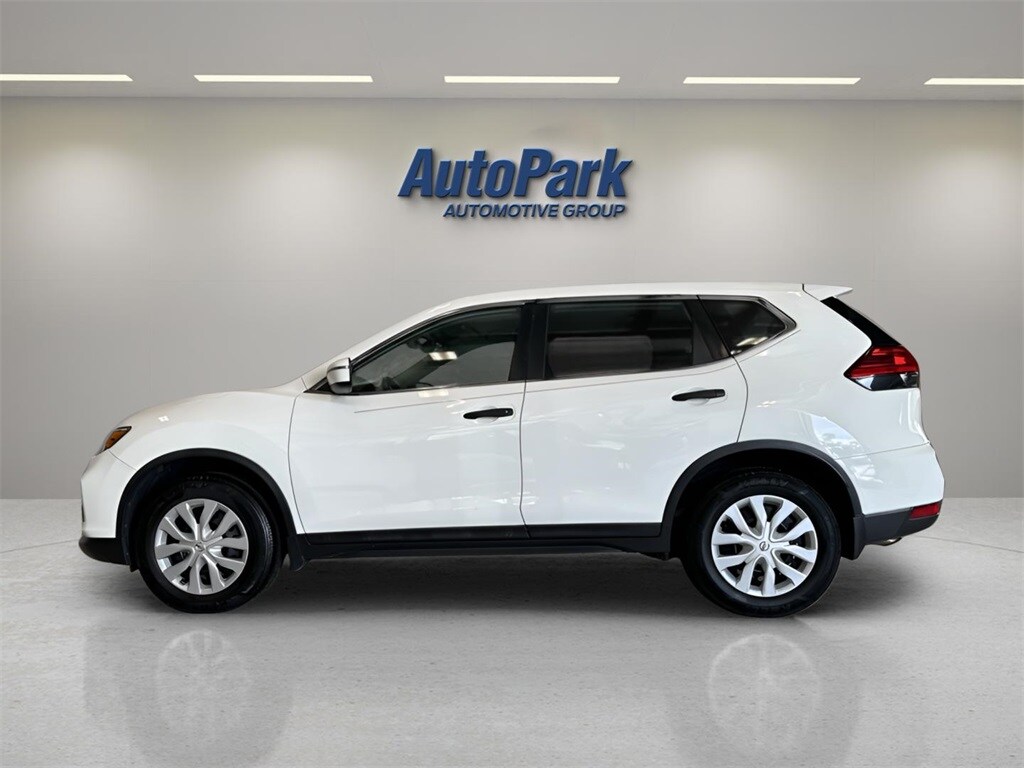 2017 Nissan Rogue S photo 3