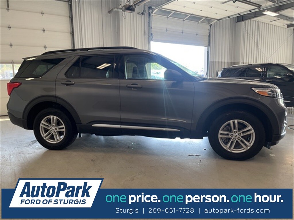 2023 Ford Explorer XLT photo 4