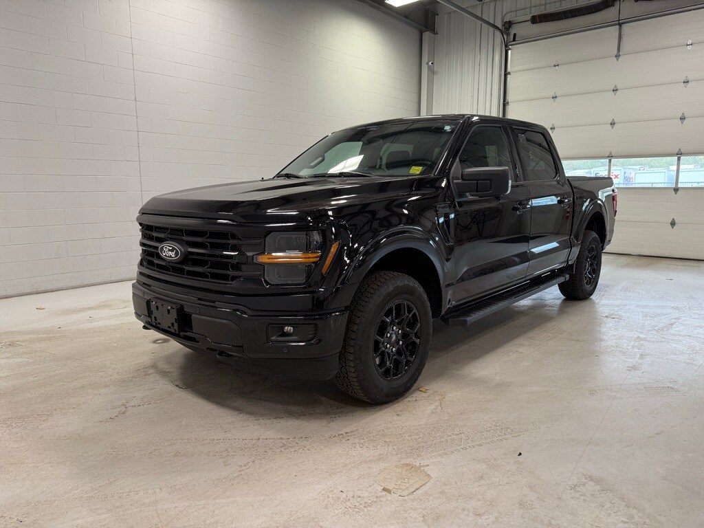 2024 Ford F-150 XLT photo 2