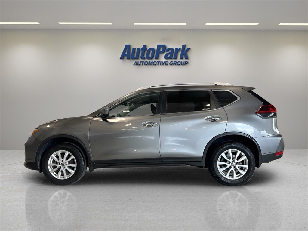 2019 Nissan Rogue SV photo 4