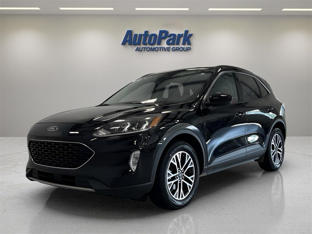 2020 Ford Escape SEL photo 3