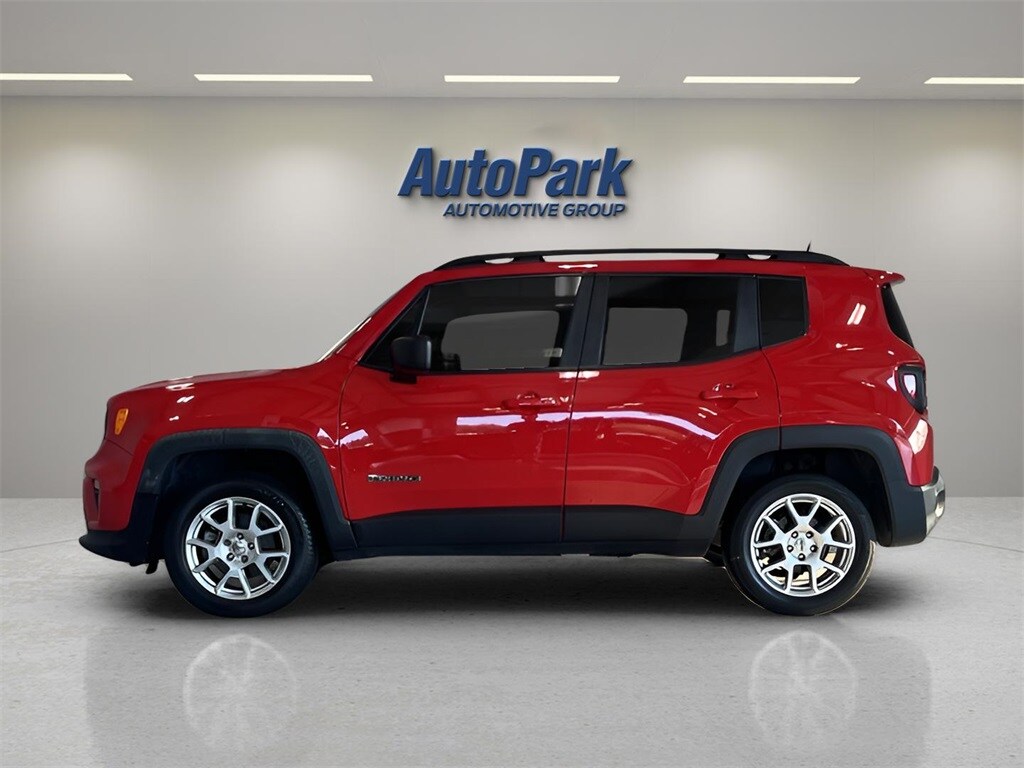 2022 Jeep Renegade Latitude photo 2
