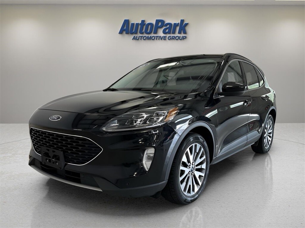 2022 Ford Escape Titanium photo 3