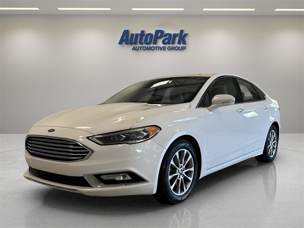 2017 Ford Fusion SE photo 3