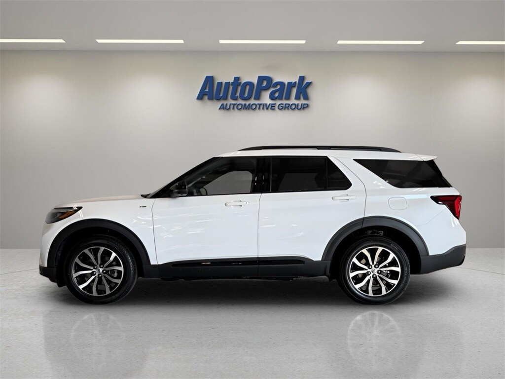 2025 Ford Explorer ST-Line photo 3
