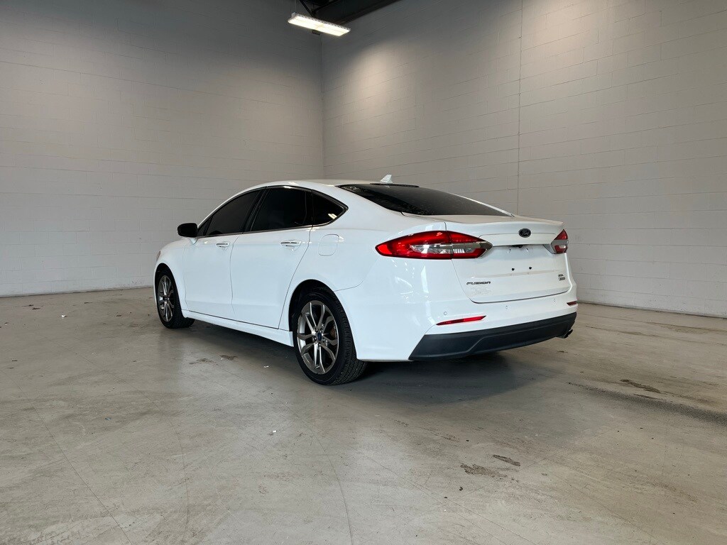 2019 Ford Fusion SEL photo 4