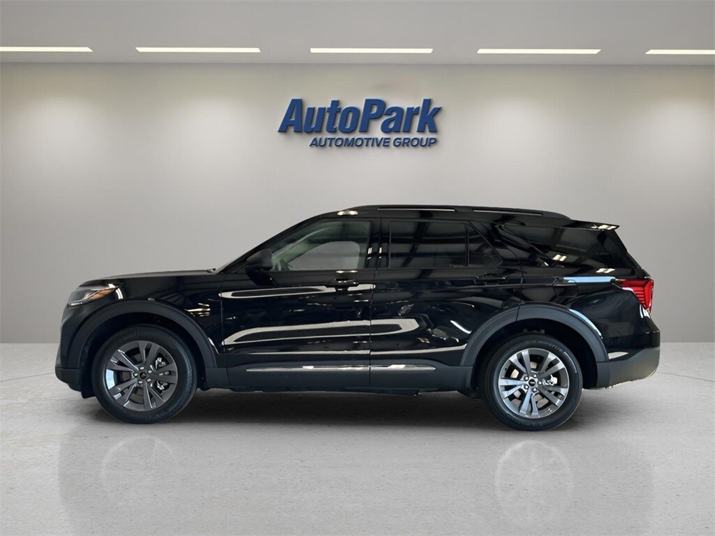 2025 Ford Explorer photo 4