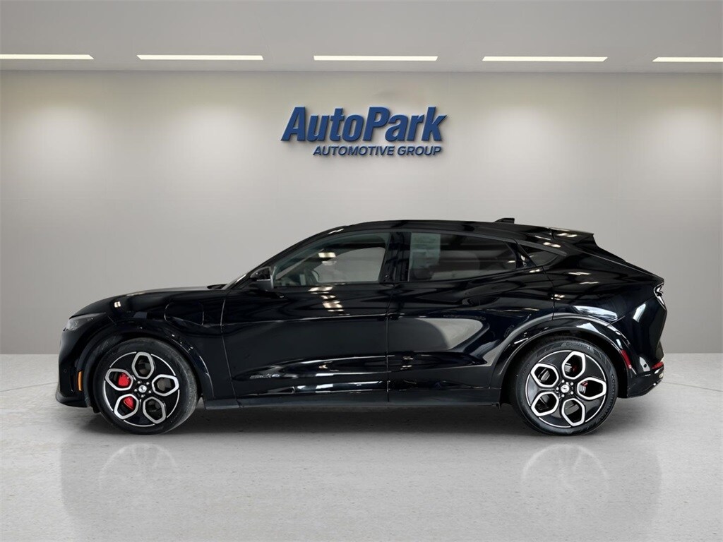 2022 Ford Mustang Mach-E GT photo 3