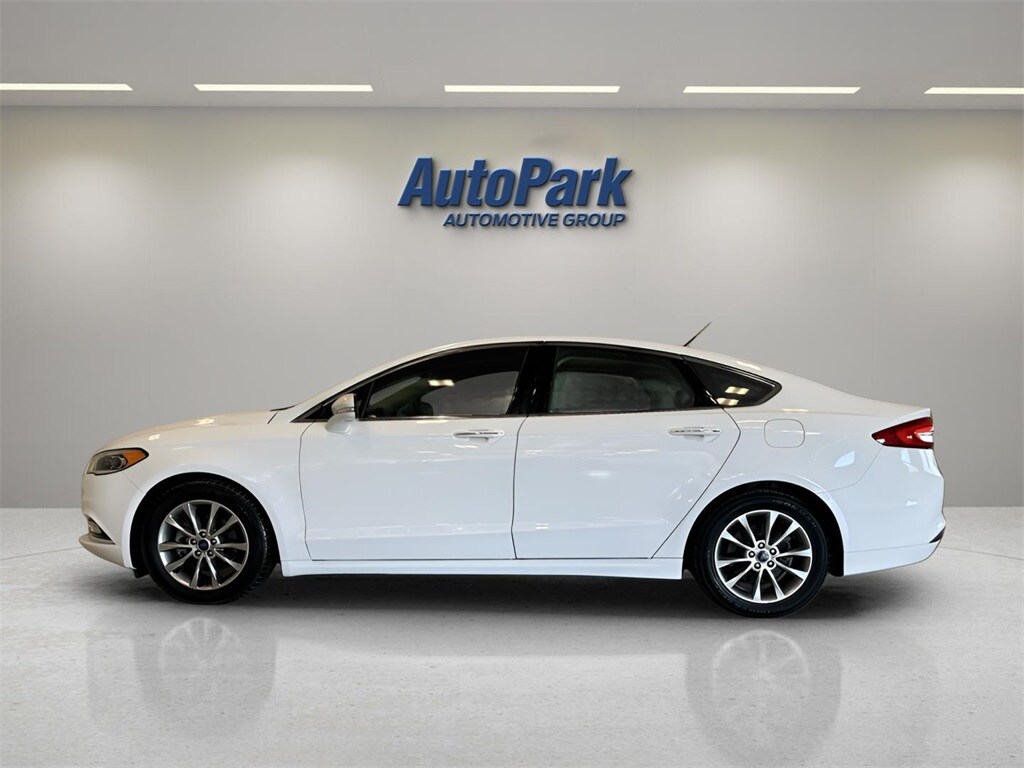 2017 Ford Fusion SE photo 4