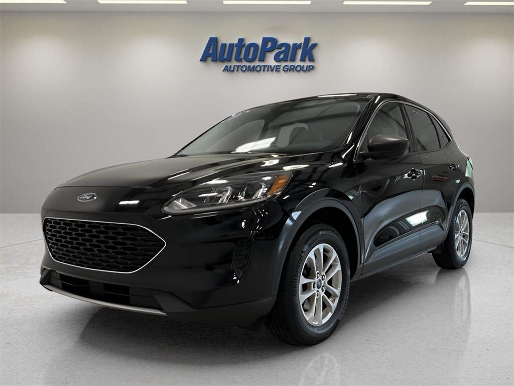 2022 Ford Escape SE photo 3