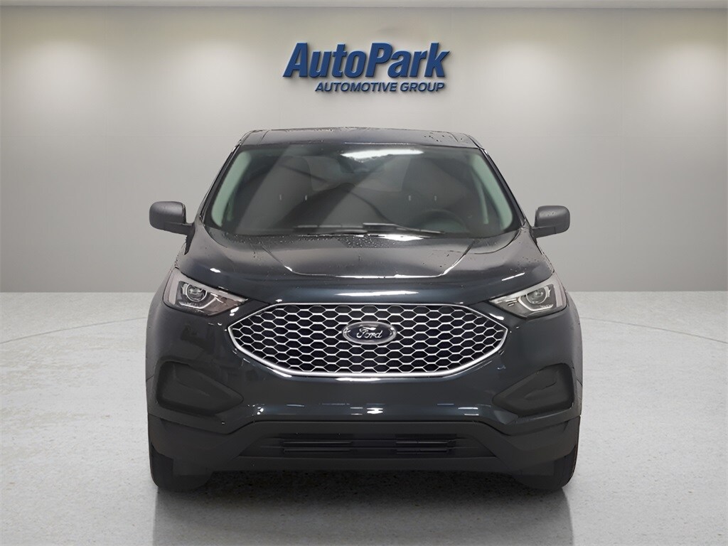 2024 Ford Edge SE photo 2
