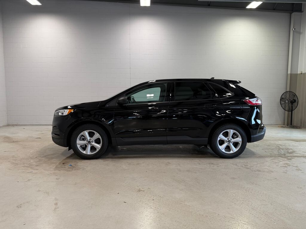 Used 2024 Ford Edge SE SUV