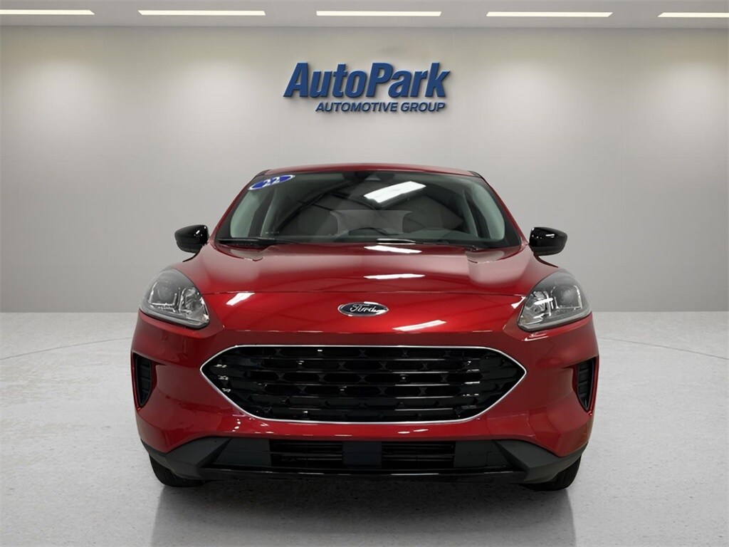 2022 Ford Escape SE photo 2