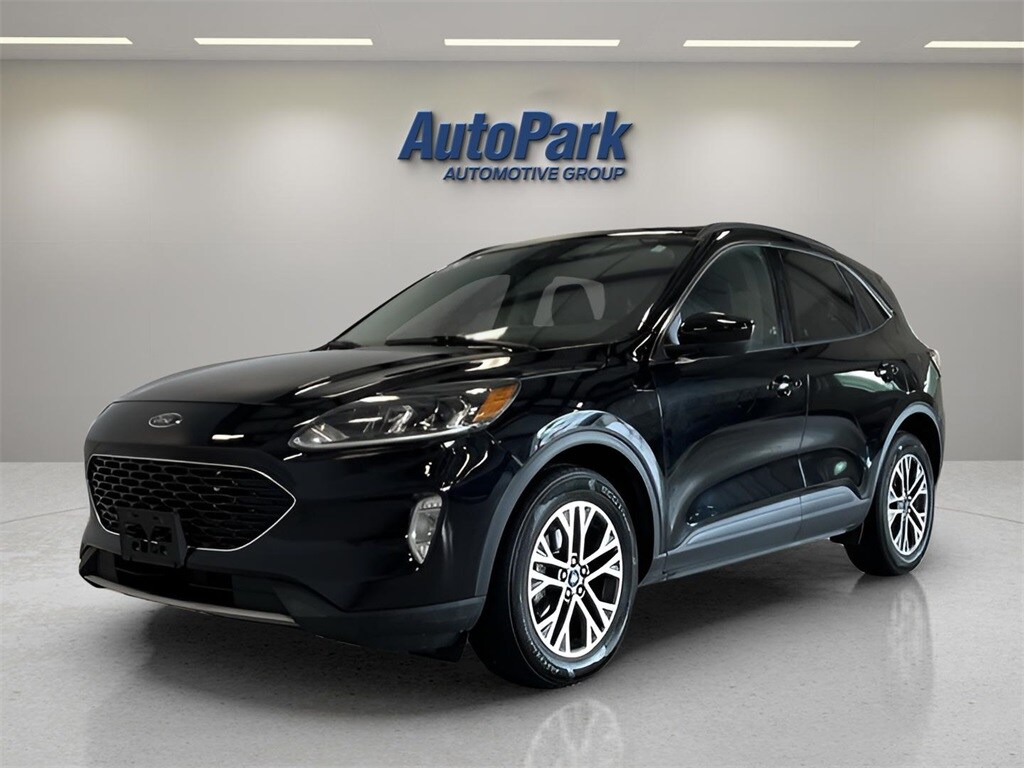 2020 Ford Escape SEL photo 3