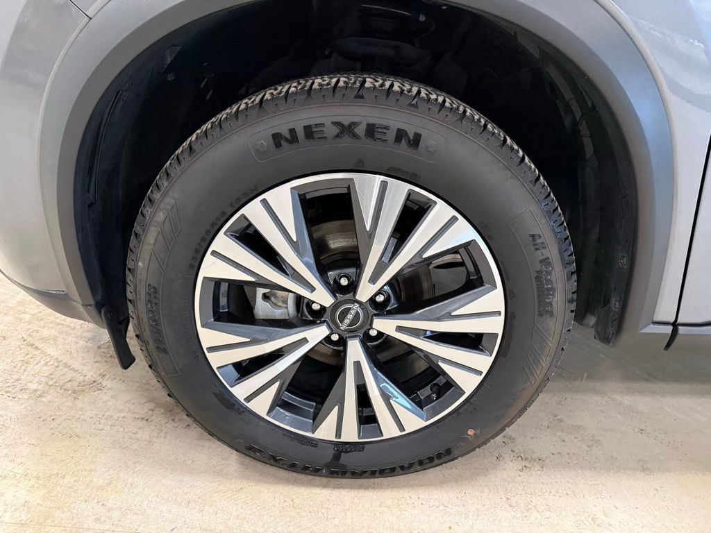 2023 Nissan Rogue SV - Photo 9
