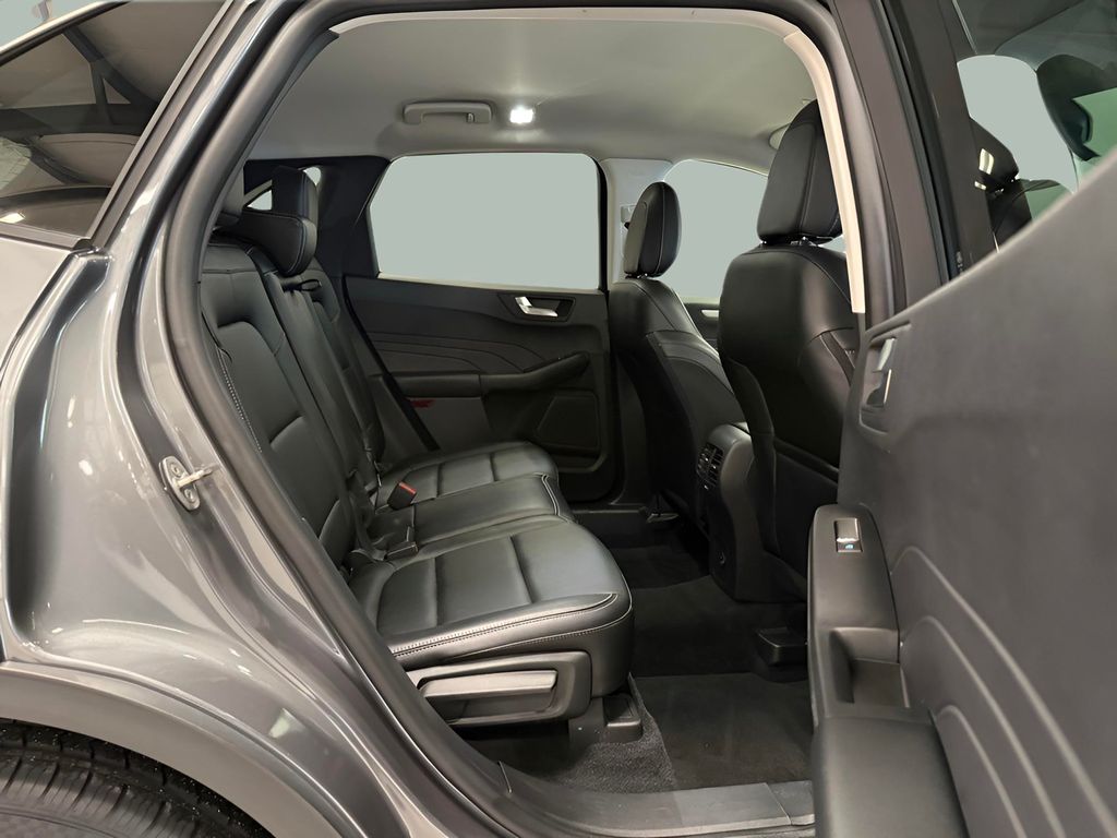 2022 Ford Escape SEL - Photo 17