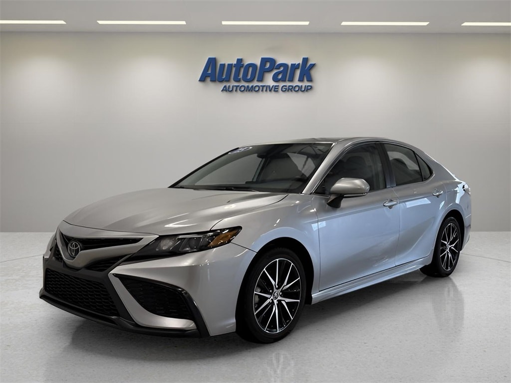 Used 2023 Toyota Camry SE Sedan