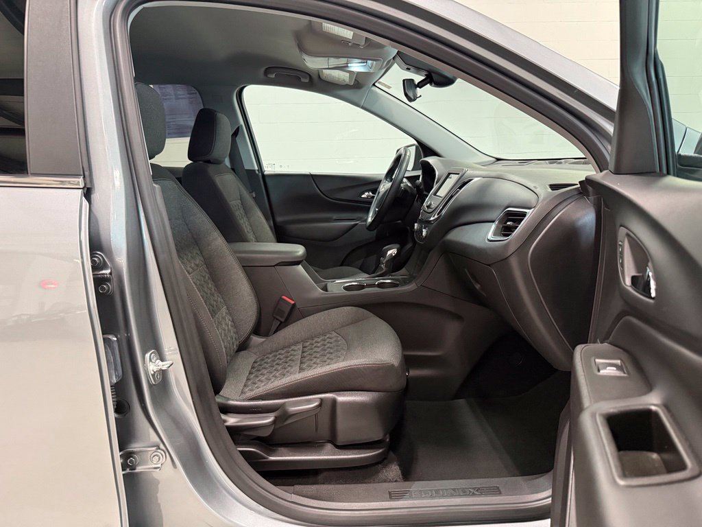 2024 Chevrolet Equinox LT - Photo 31