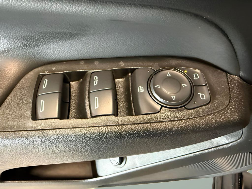 2024 Chevrolet Equinox LT - Photo 19
