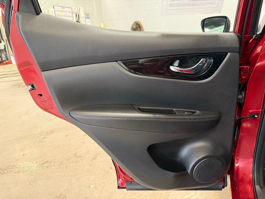 2022 Nissan Rogue Sport SL - Photo 28