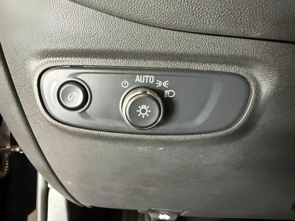2024 Chevrolet Equinox LT - Photo 18