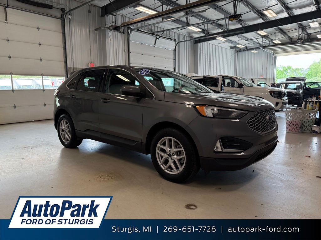2024 Ford Edge SEL AWD's photo