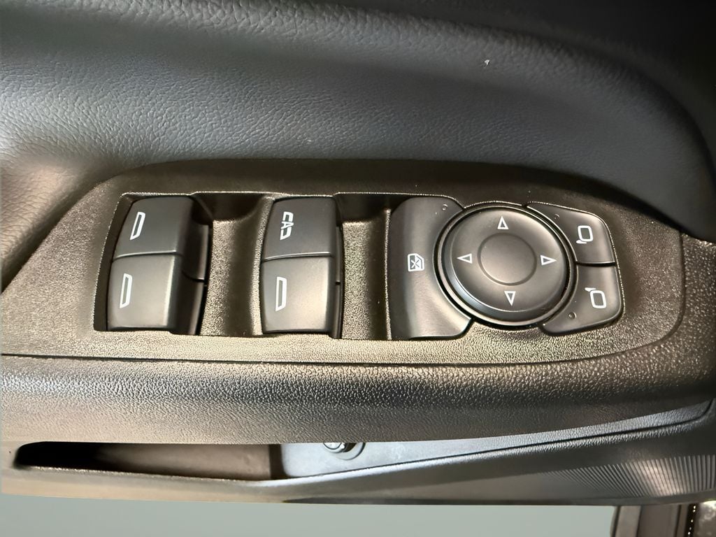 2024 Chevrolet Equinox LT - Photo 27