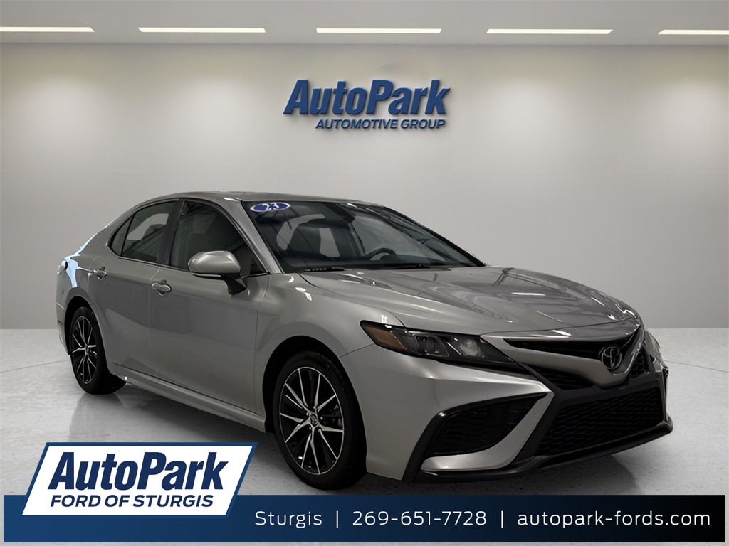 Used 2023 Toyota Camry SE Sedan