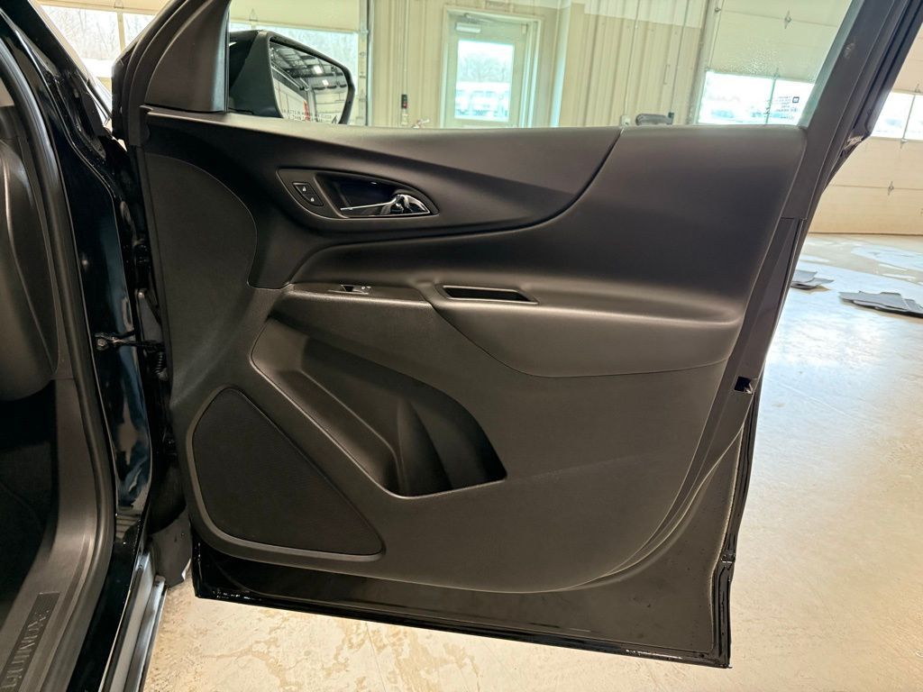 2024 Chevrolet Equinox LT - Photo 13