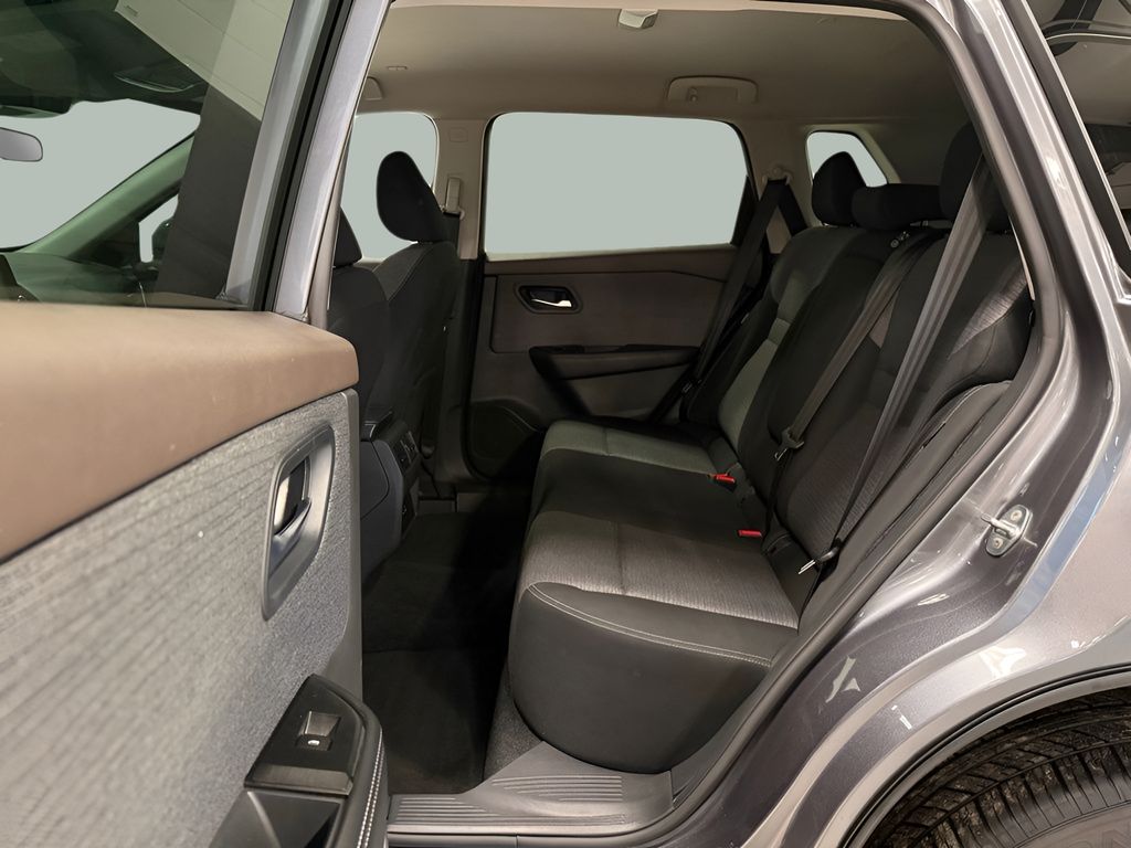2023 Nissan Rogue SV - Photo 14