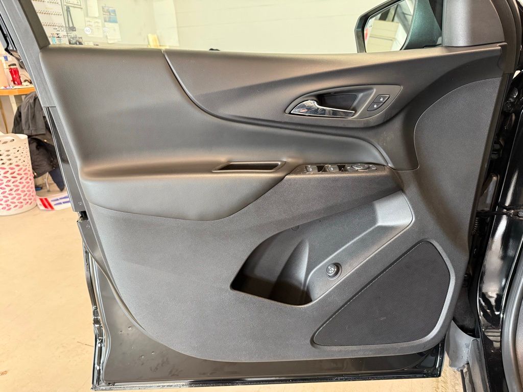 2024 Chevrolet Equinox LT - Photo 26