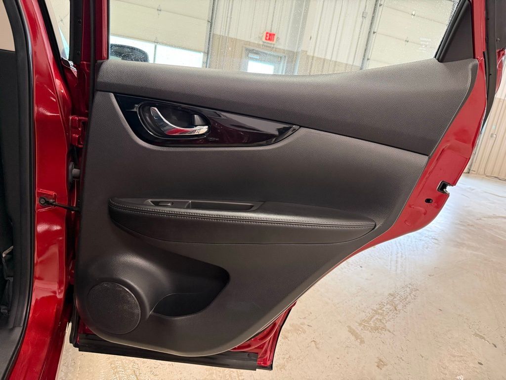 2022 Nissan Rogue Sport SL - Photo 14