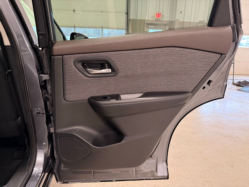 2023 Nissan Rogue SV - Photo 28