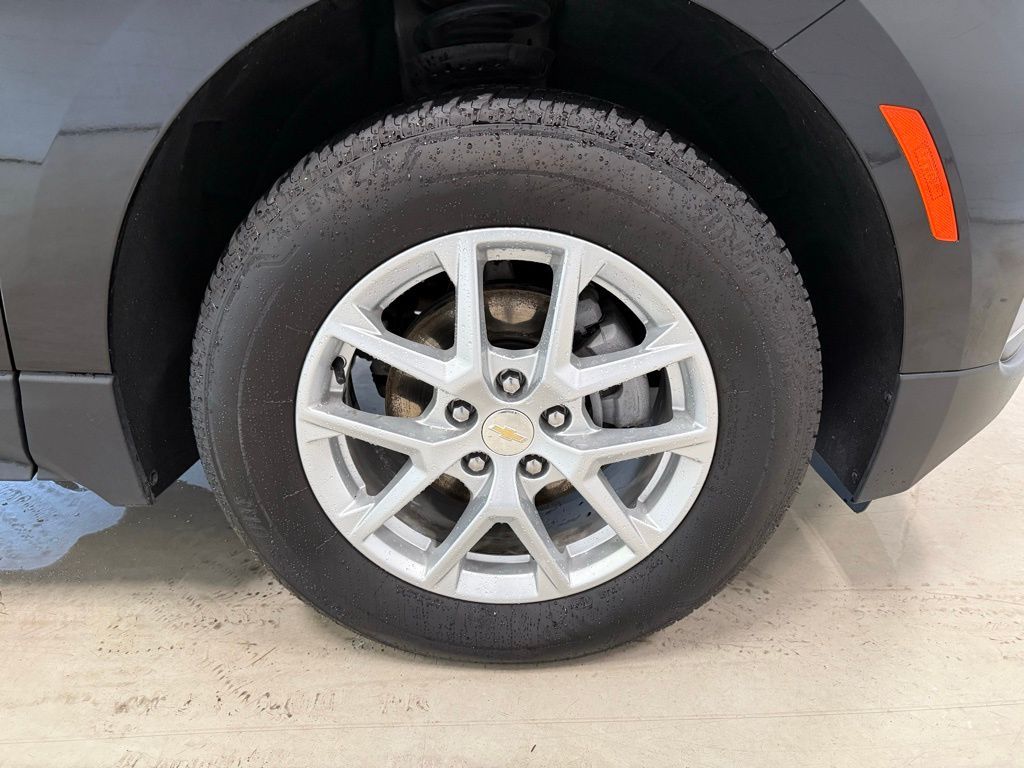 2024 Chevrolet Equinox LT - Photo 11