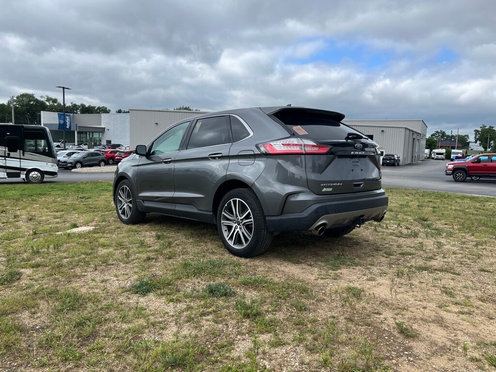 2022 Ford Edge Titanium photo 3