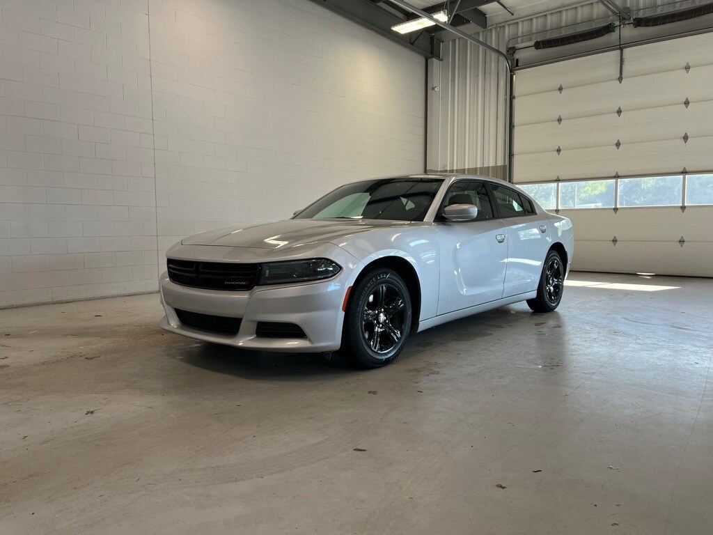2022 Dodge Charger SXT photo 3
