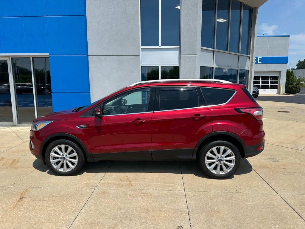 2017 Ford Escape Titanium photo 2