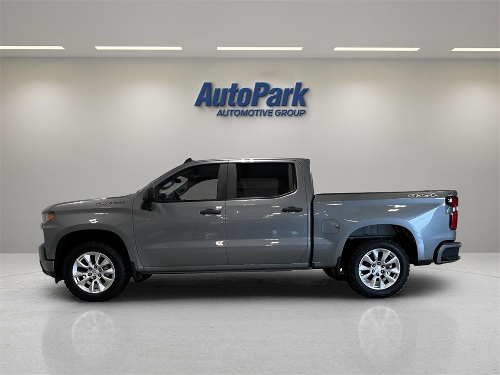 2021 Chevrolet Silverado 1500 Custom photo 2