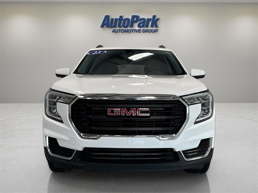 2023 Gmc Terrain SLE photo 2
