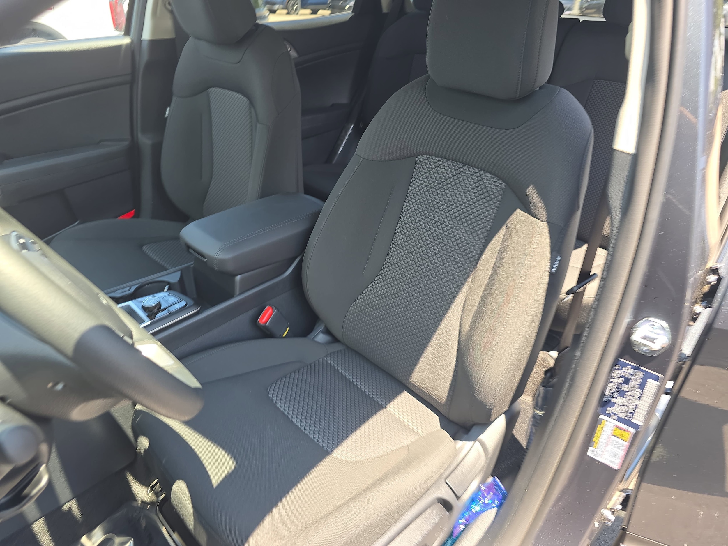 2025 Kia Sportage LX - Photo 14