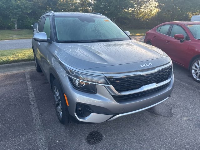 2023 Kia Seltos EX photo 4