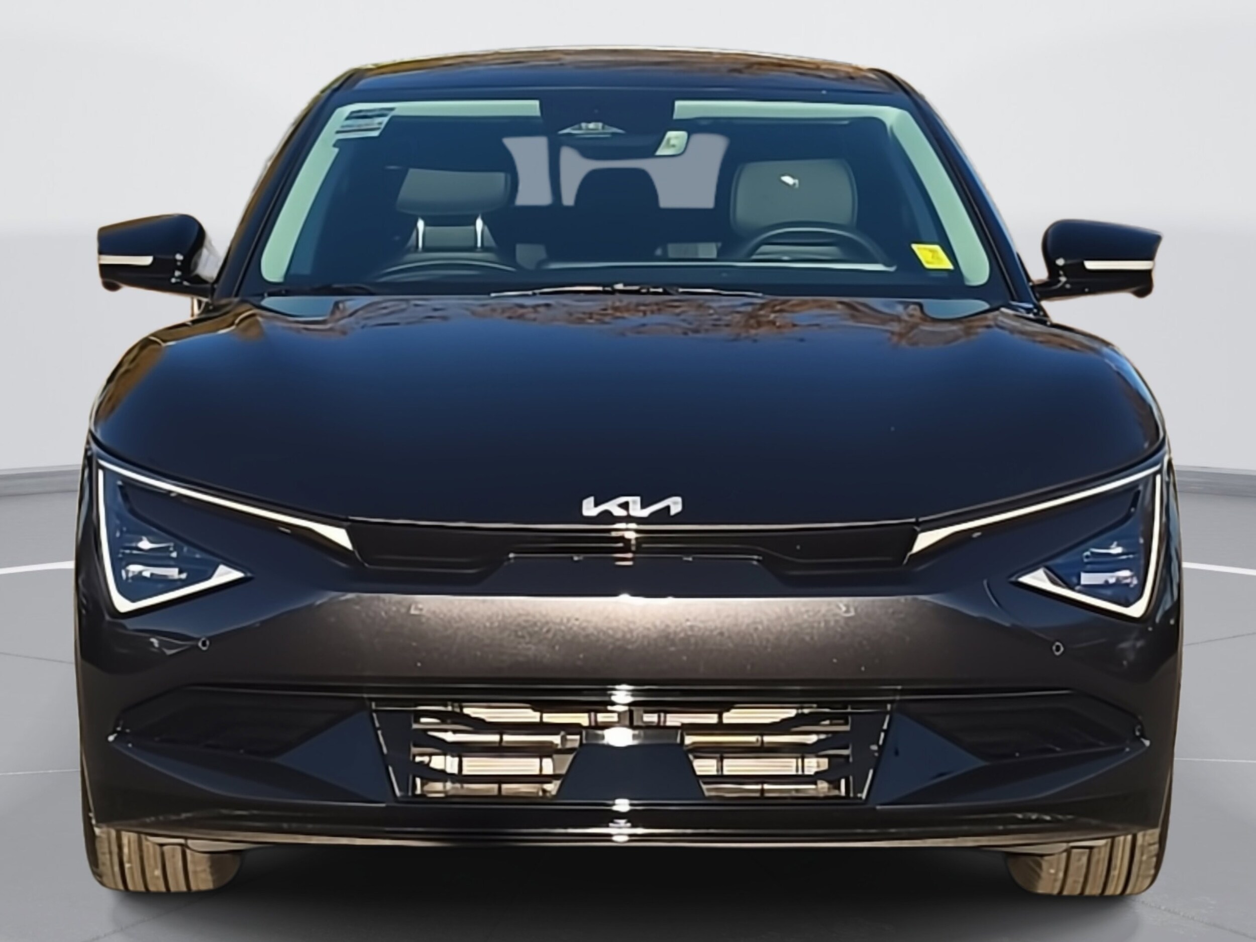 2025 Kia EV6 Wind photo 2