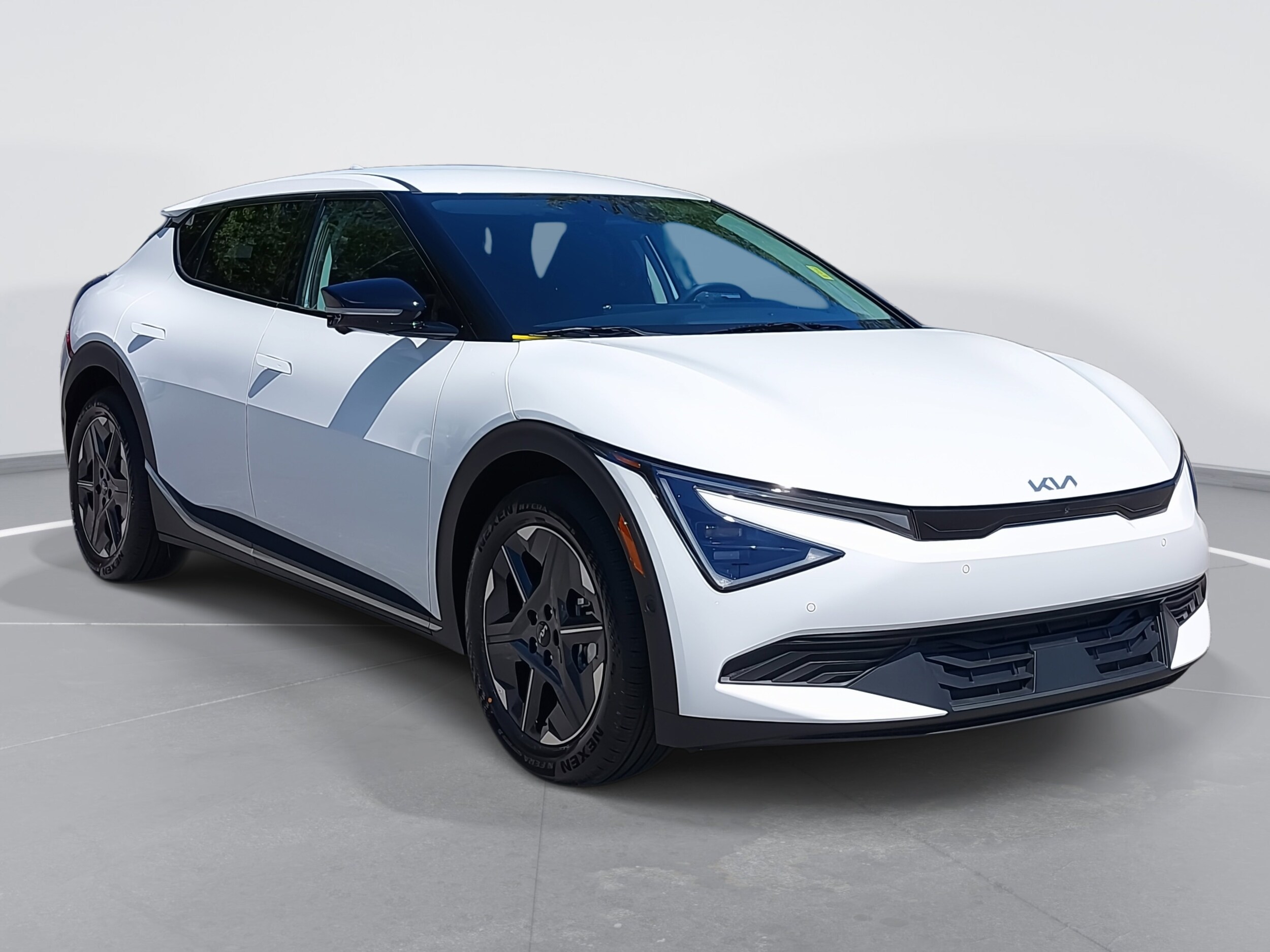 2025 Kia EV6 Light photo 3