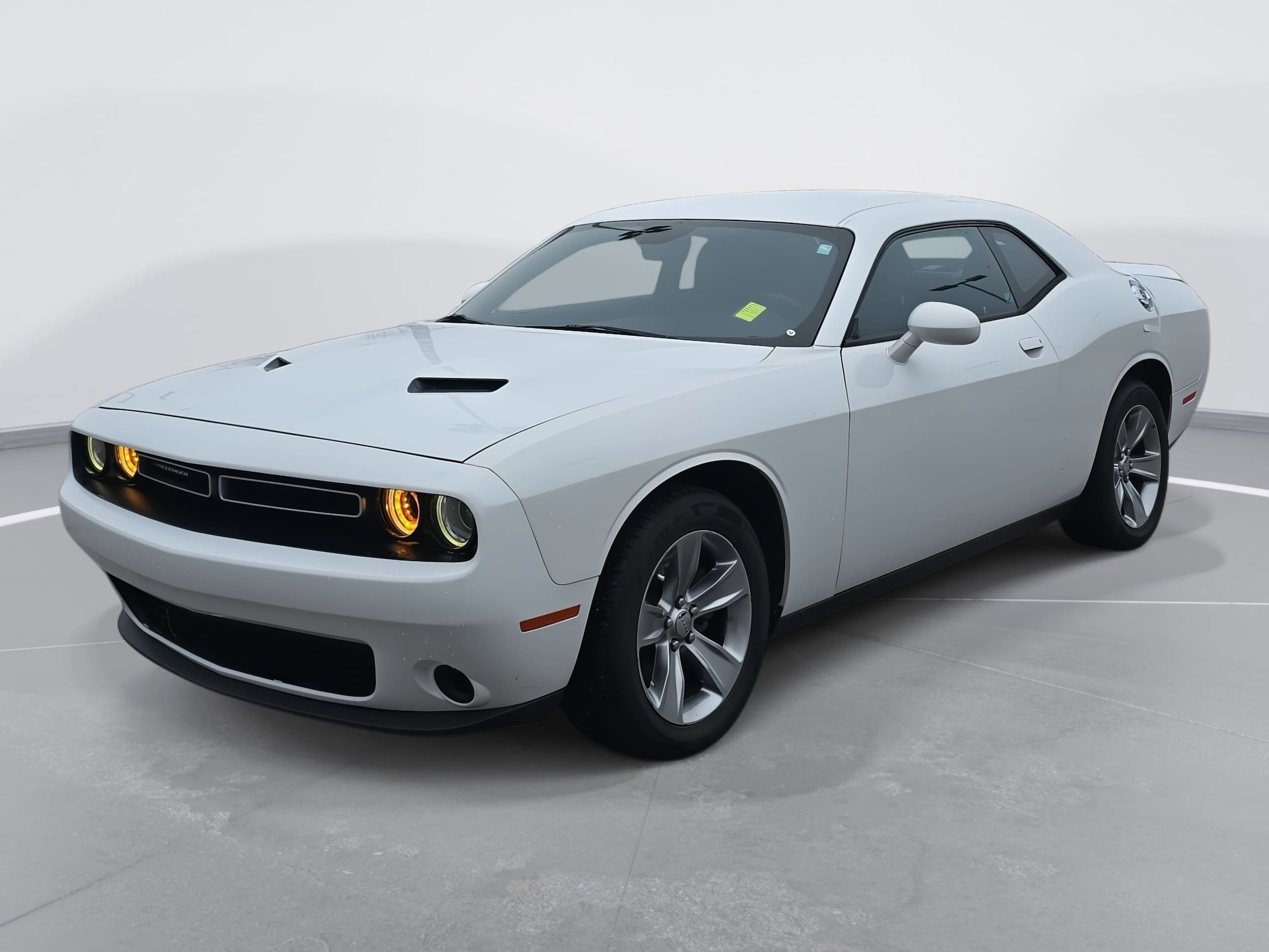 2019 Dodge Challenger SXT's photo