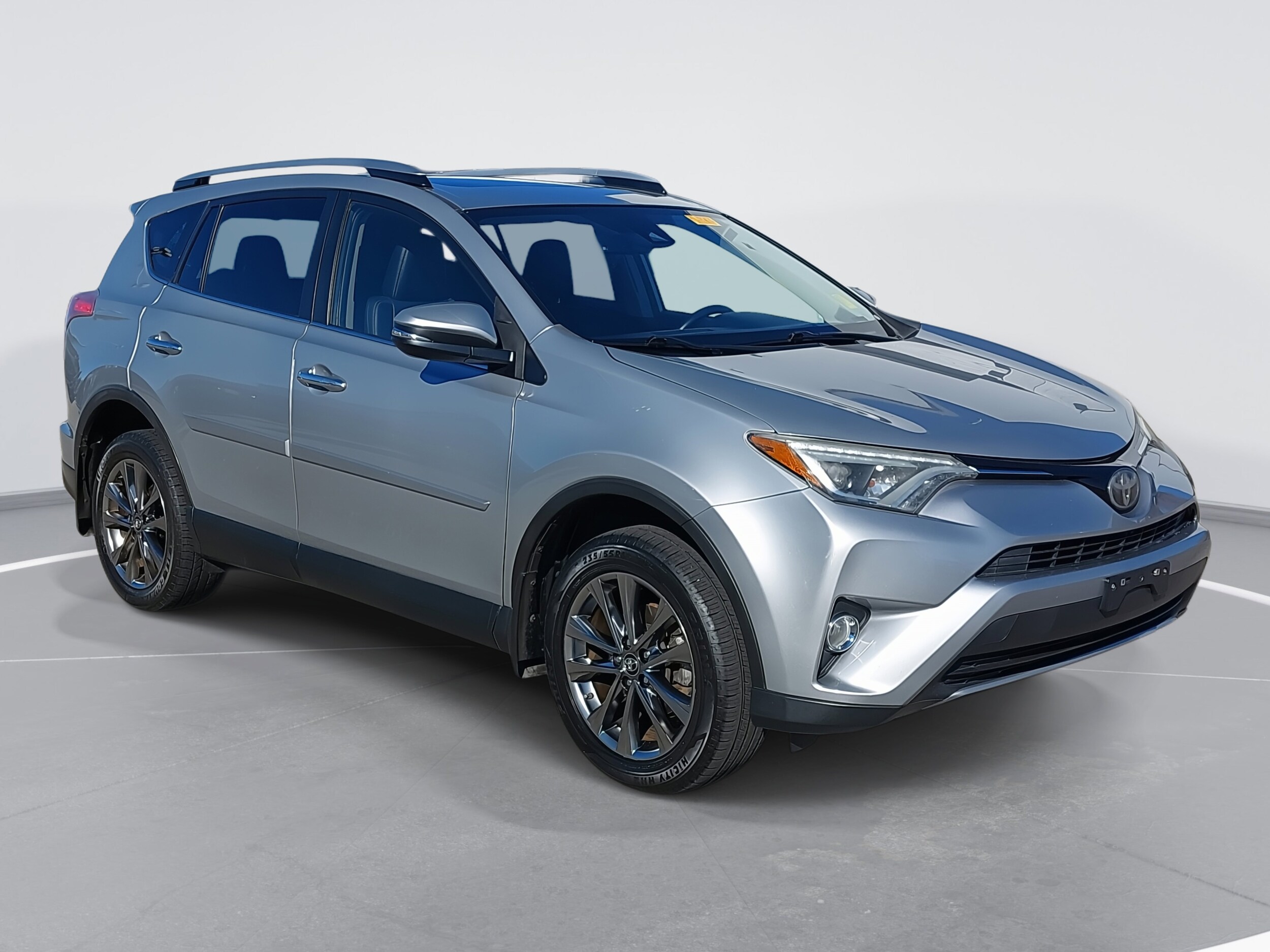 2018 Toyota RAV4 Limited photo 3