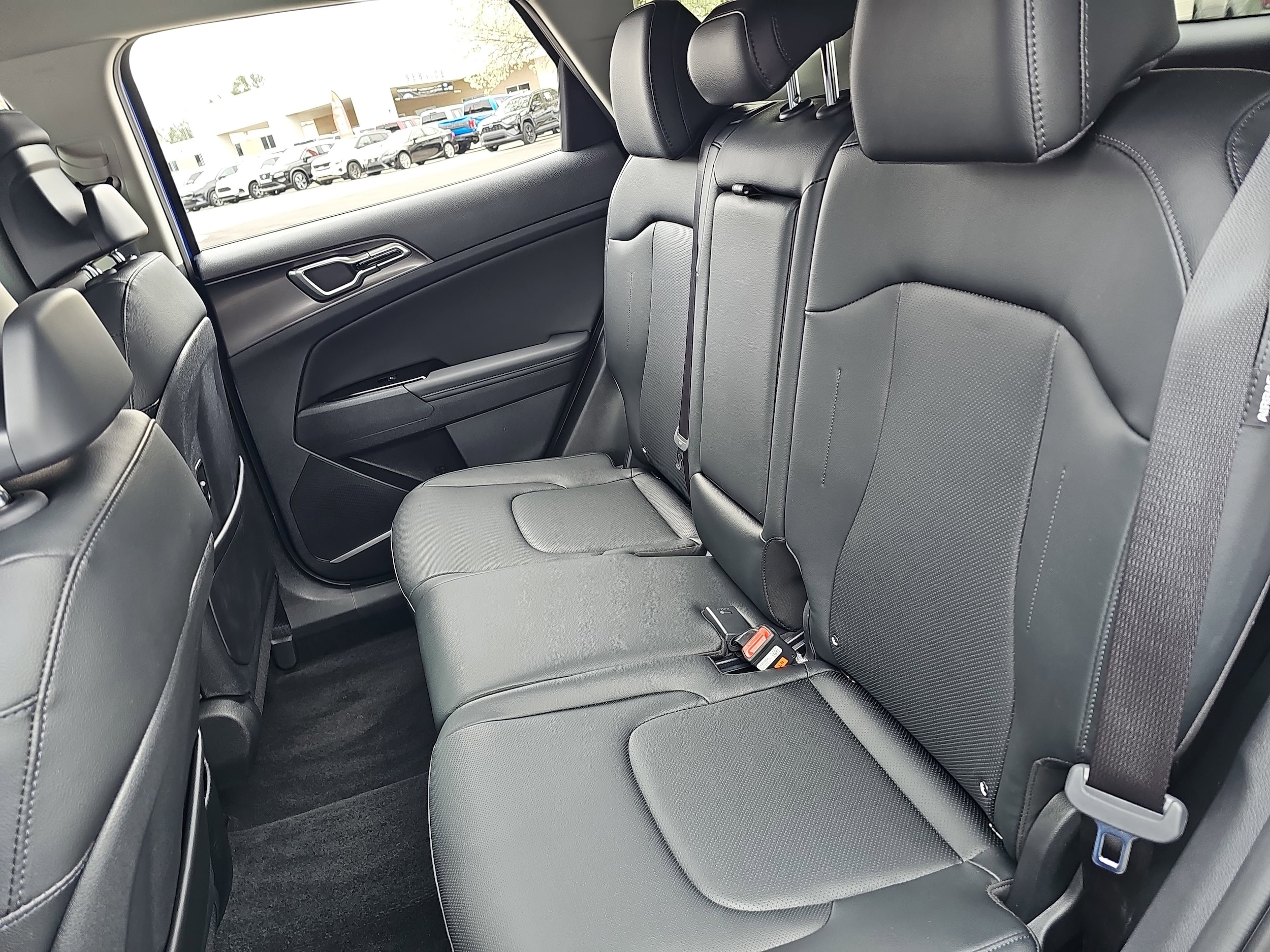 2025 Kia Sportage EX - Photo 14