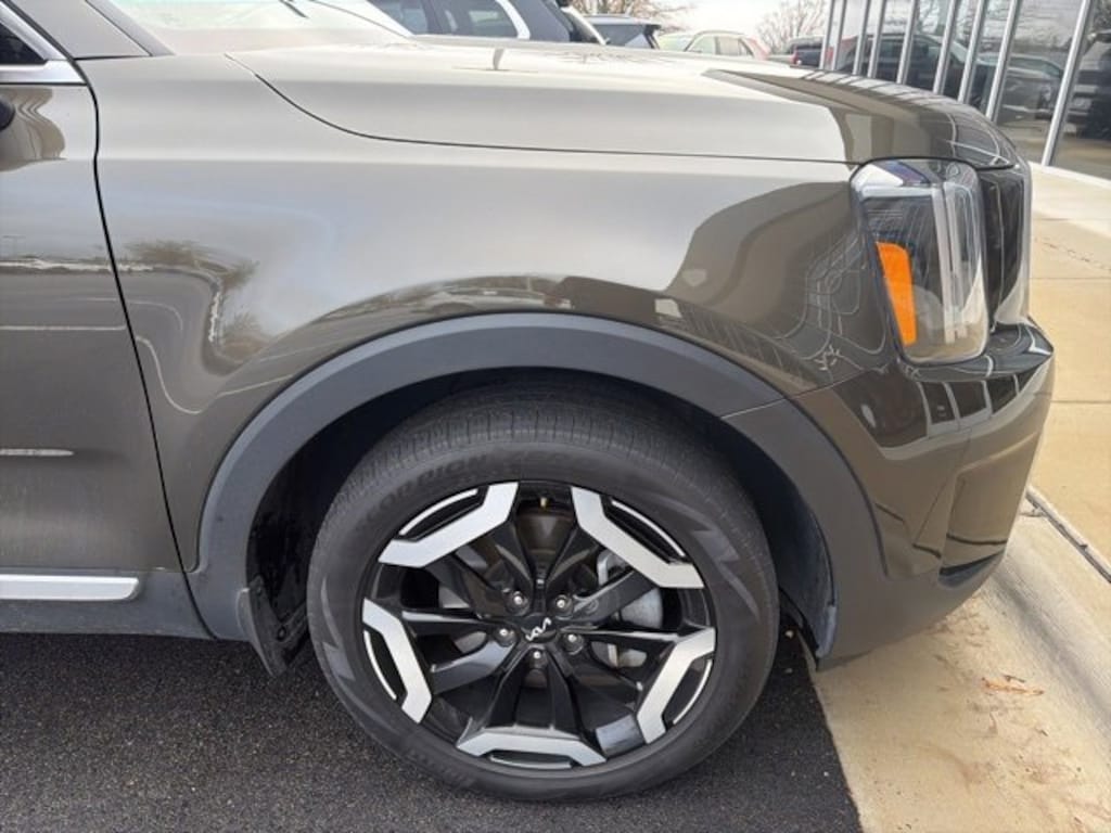 Used 2024 Kia Telluride S SUV