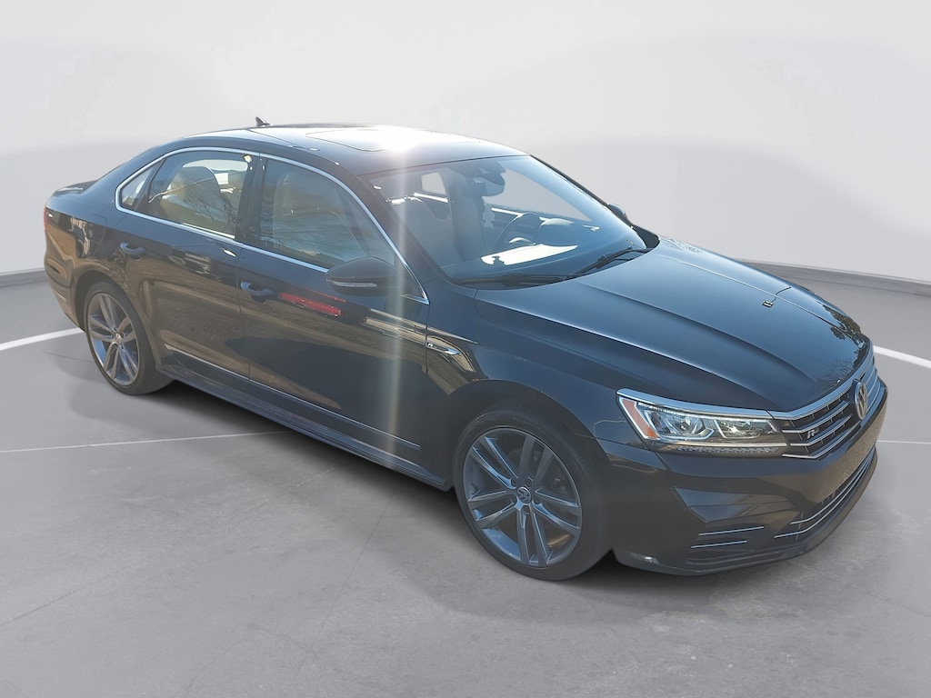 Used 2019 Volkswagen Passat 2.0T SE R-Line Sedan
