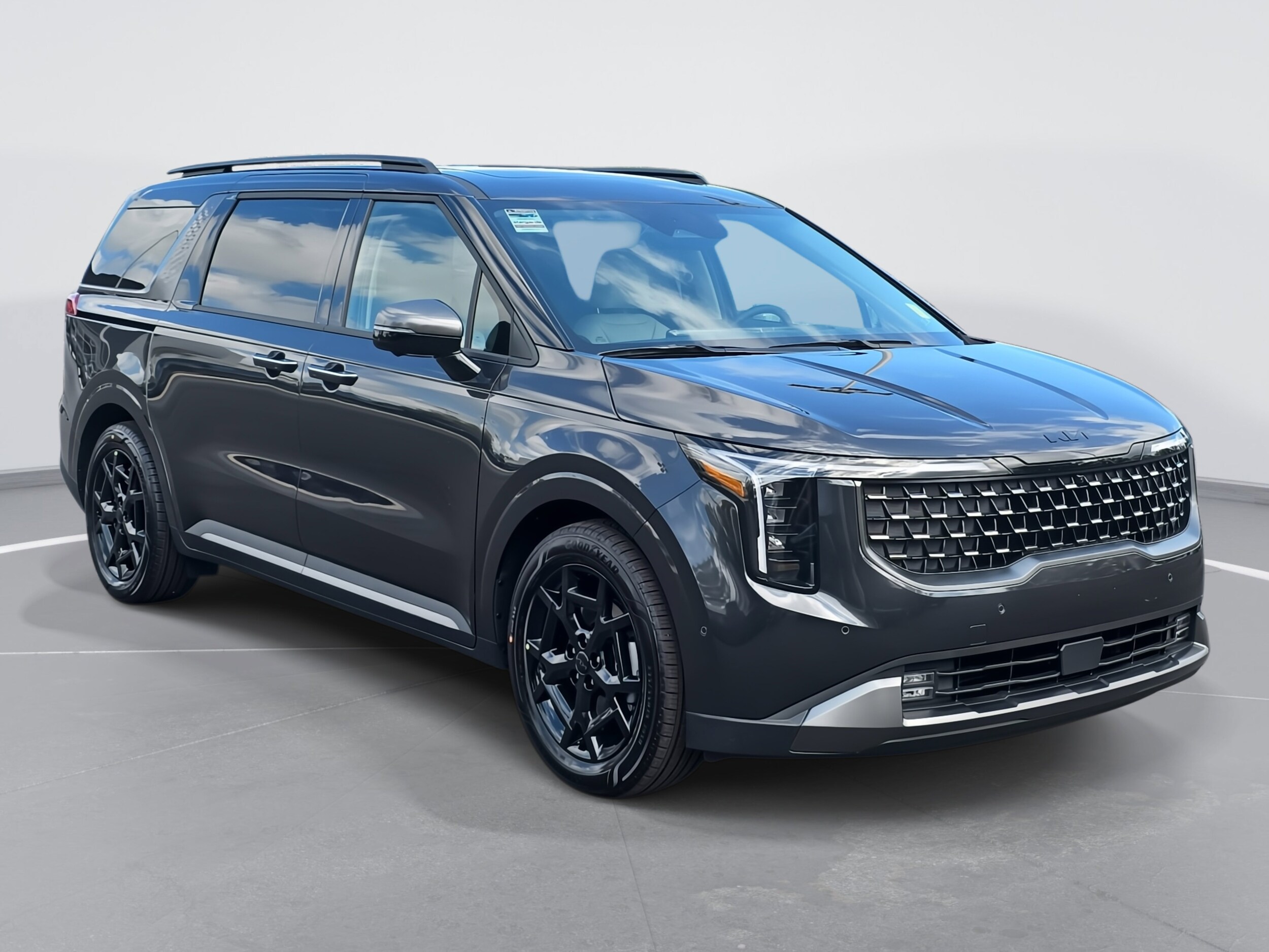 2026 Kia Carnival SX photo 3